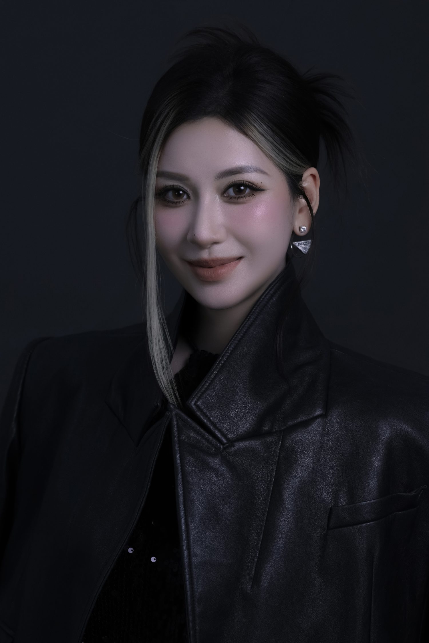 Julie Mai portrait